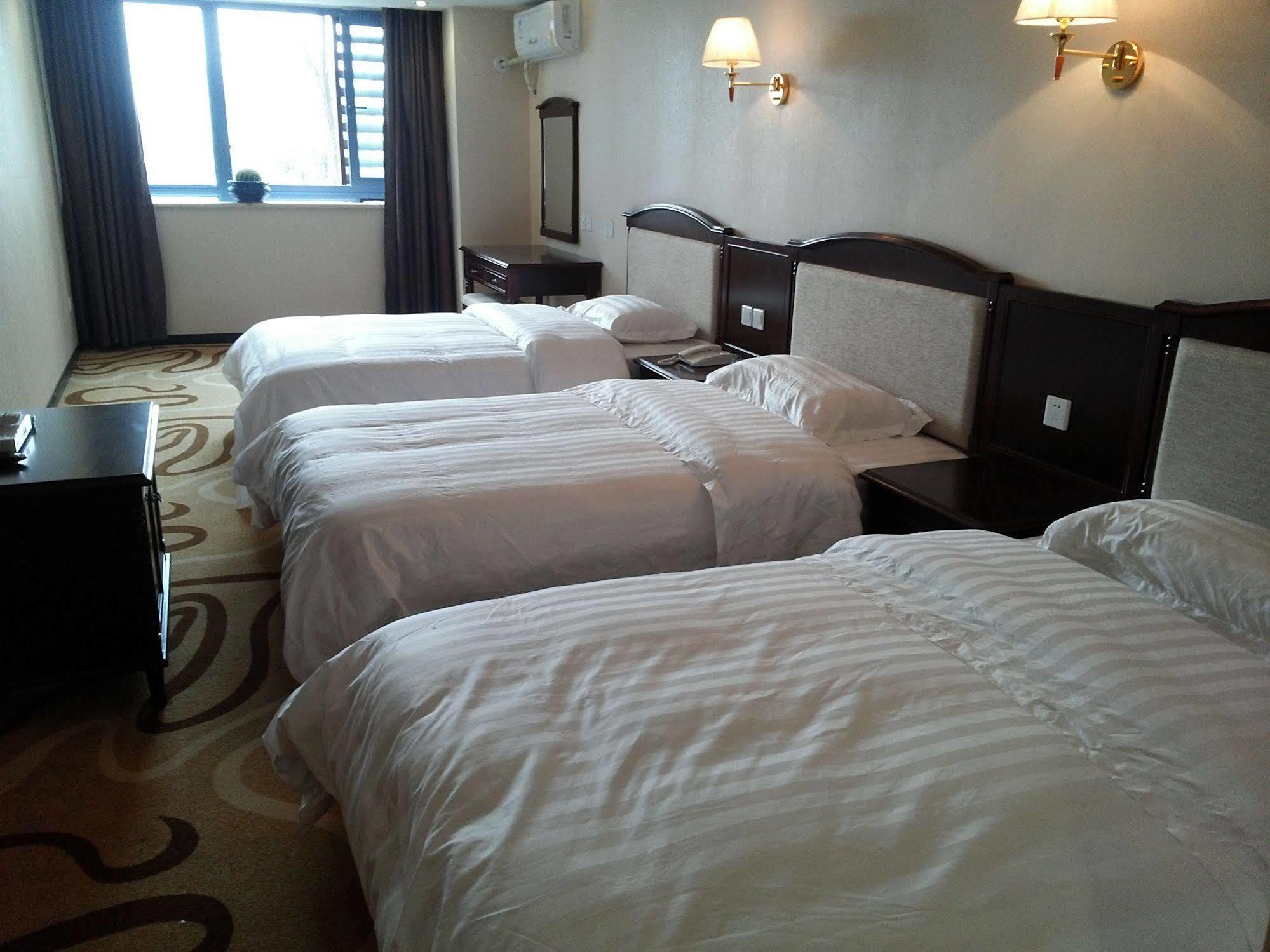 Chengdu Airport Ruijia Hotel Exterior photo
